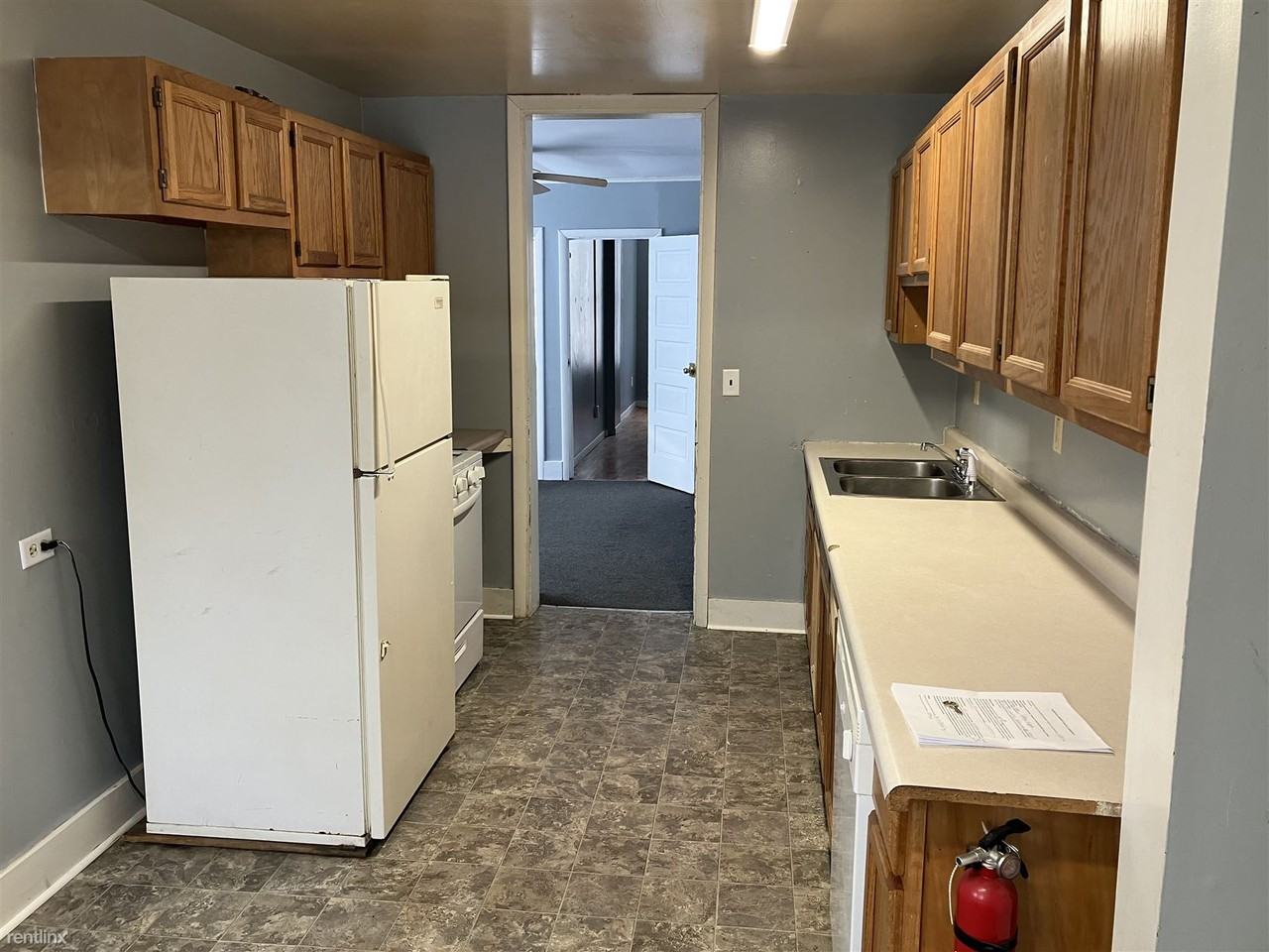 521 Locust St - Photo 3 of 6