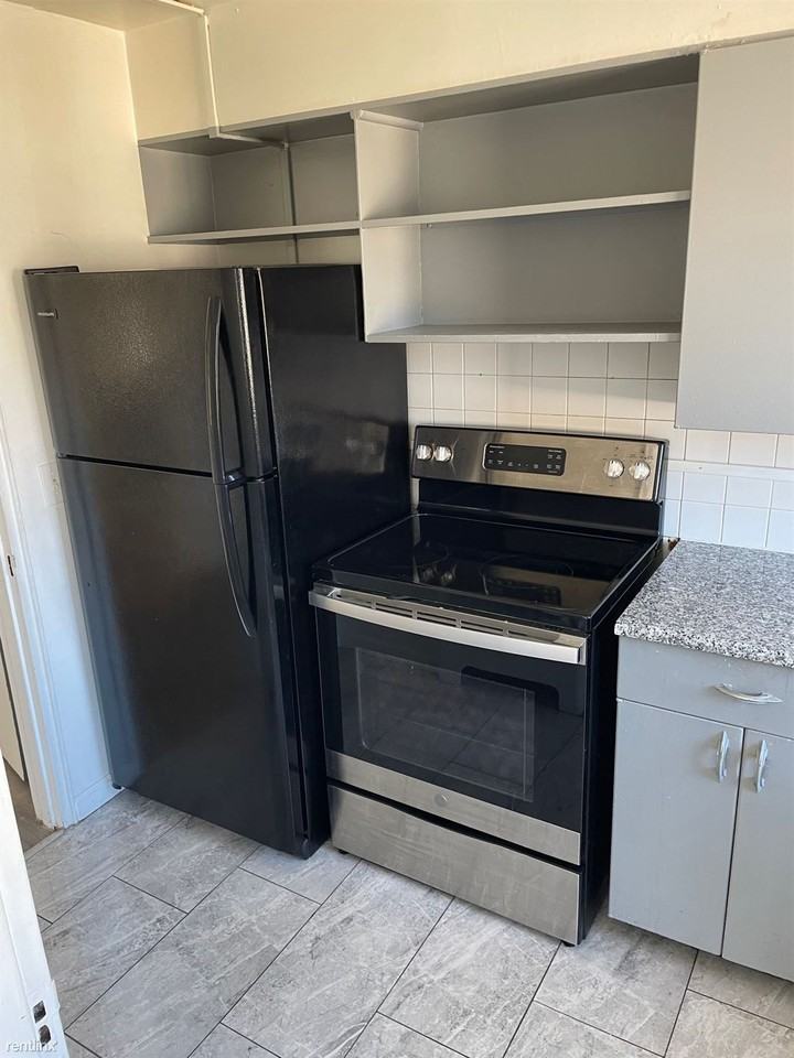 162 Chapin St - Photo 2 of 8