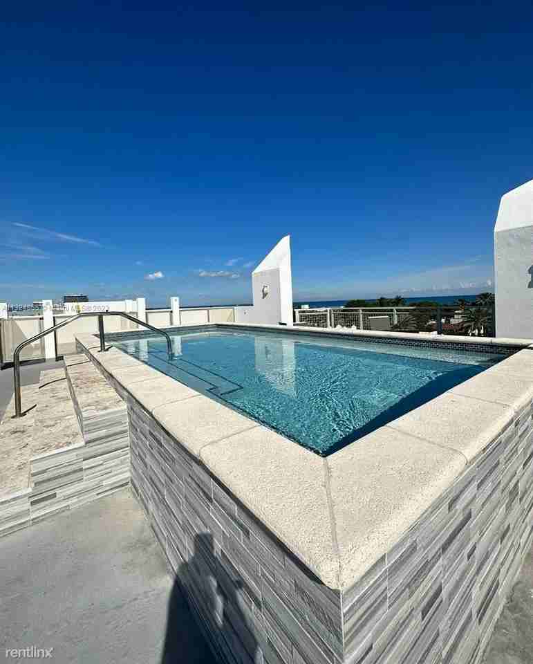 7728 Collins Ave - Photo 2 of 30