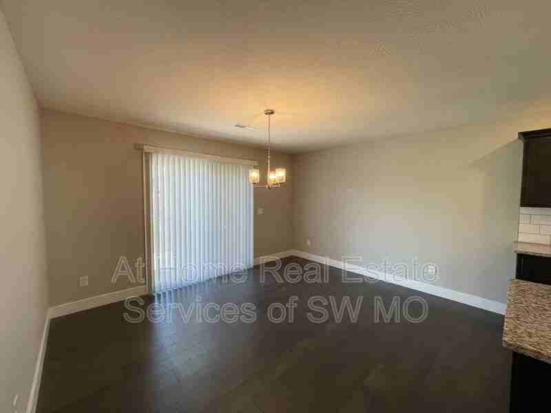 663 N Century Ave - Photo 2 of 15