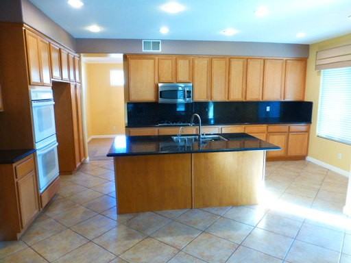 28280 Foxlane Dr - Photo 2 of 32