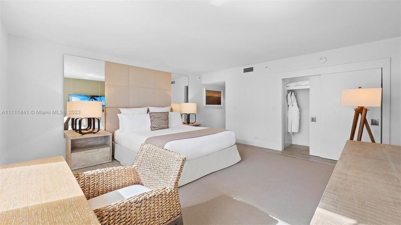 102 24th St #904 - Photo 3 of 45