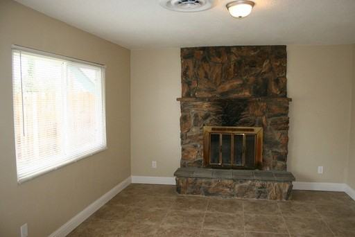 501 Southgate Dr - Photo 2 of 7