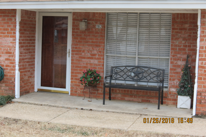 1102 Wildwood Dr - Photo 4 of 27