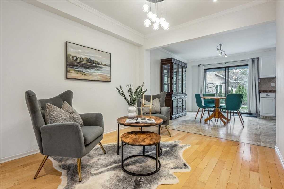 1023 Runnymead Crescent ## - Photo 2 of 6