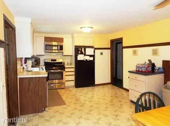 51 Caroline Dr - Photo 2 of 10