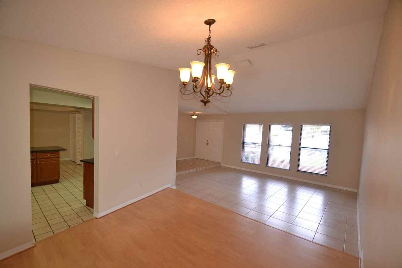 2712 Berryknoll Pl - Photo 2 of 11