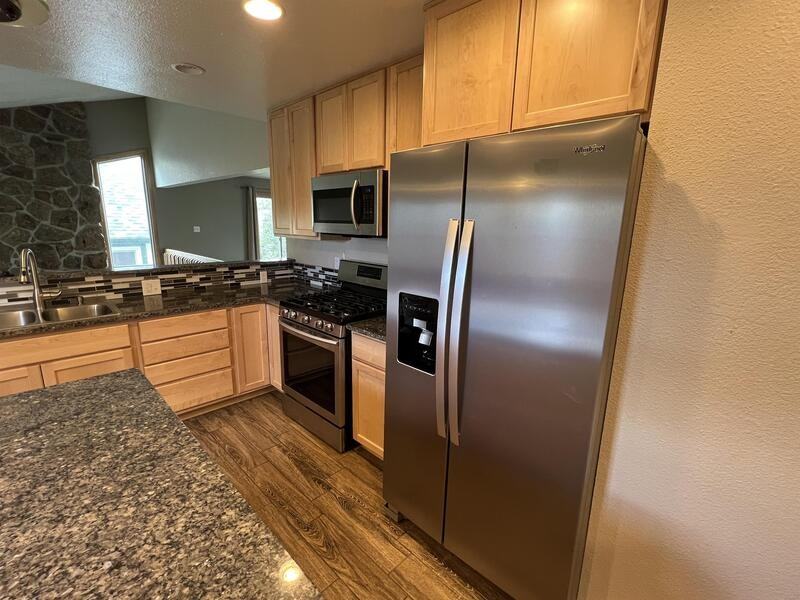 209 Crestline Ave - Photo 3 of 32