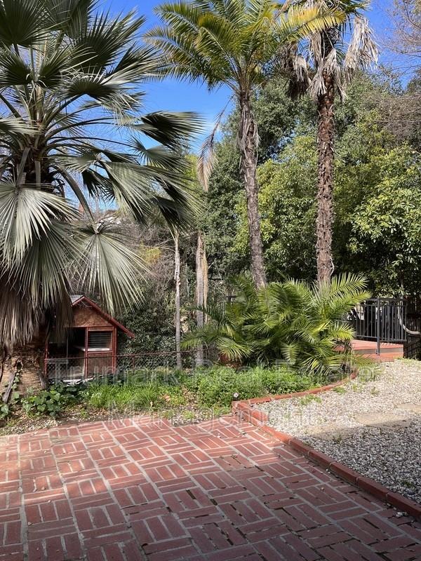 3247 Cornwall Dr - Photo 2 of 11