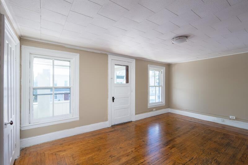 428 7th Ave - Photo 4 of 25