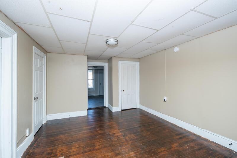 428 7th Ave - Photo 5 of 25