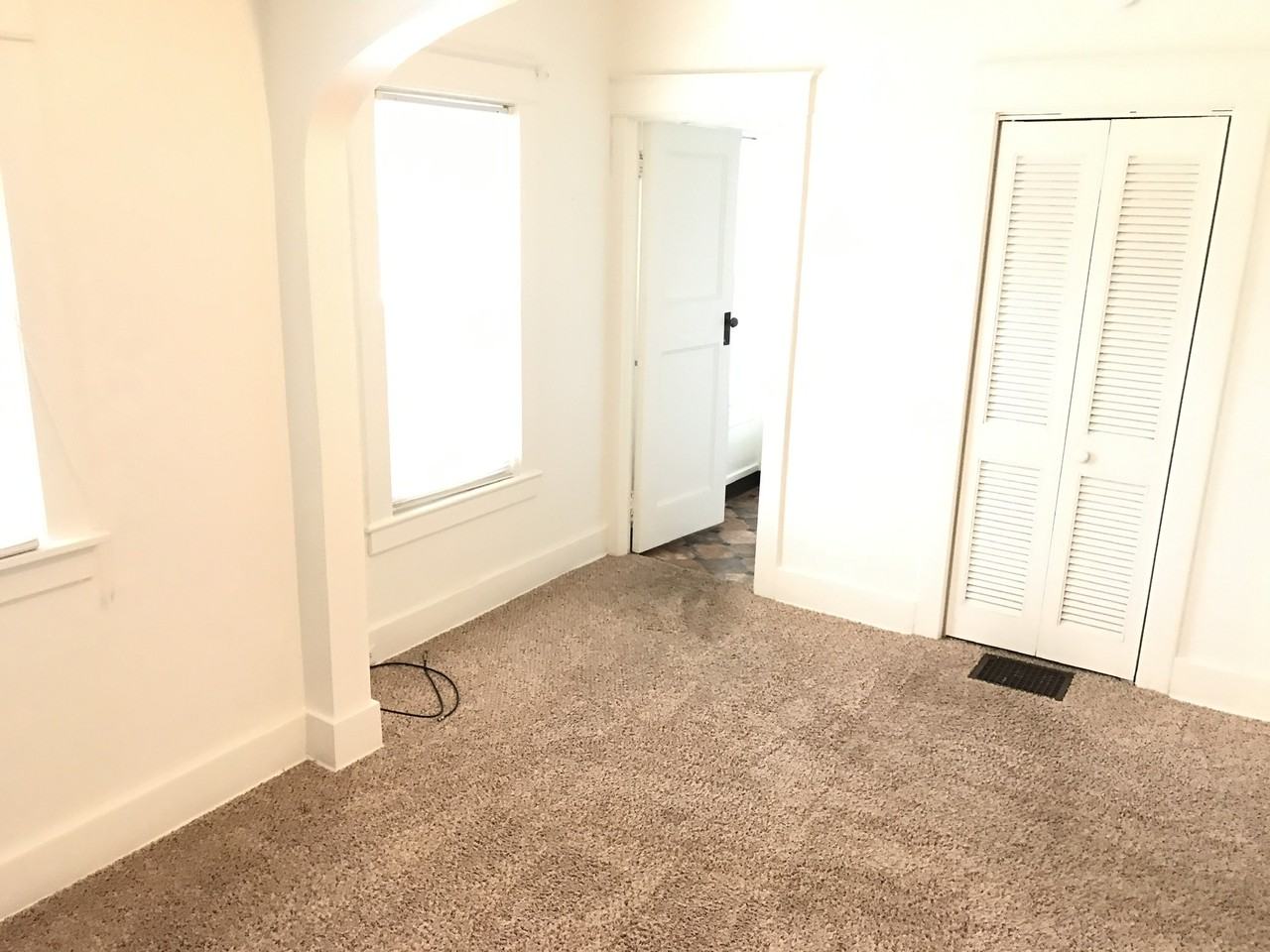 1046 Liberty St #1 - Photo 5 of 10