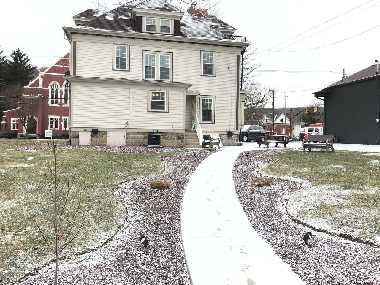 1046 Liberty St #1 - Photo 7 of 10