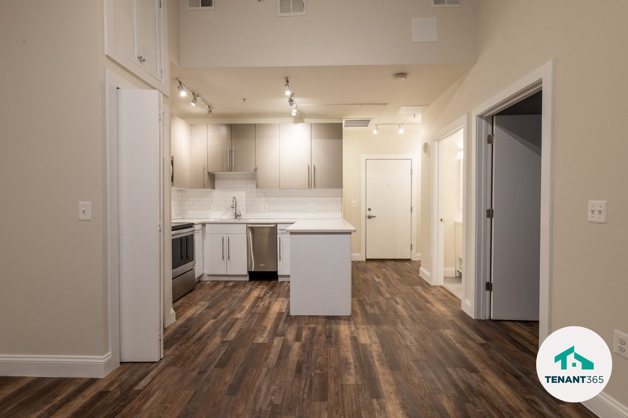 8 E Fayette St #303 - Photo 5 of 13