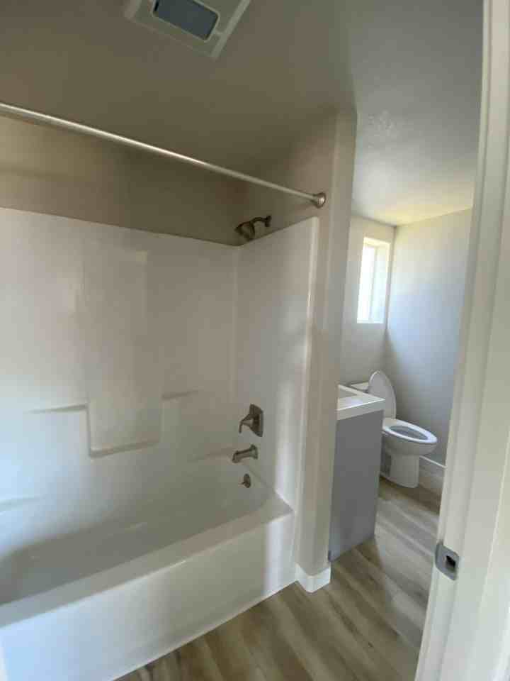 237 E State St #C - Photo 3 of 6