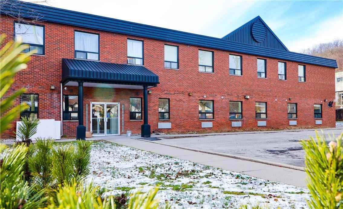 211 York Road, Dundas, Ontario Apartments 211 York Rd, Hamilton, ON