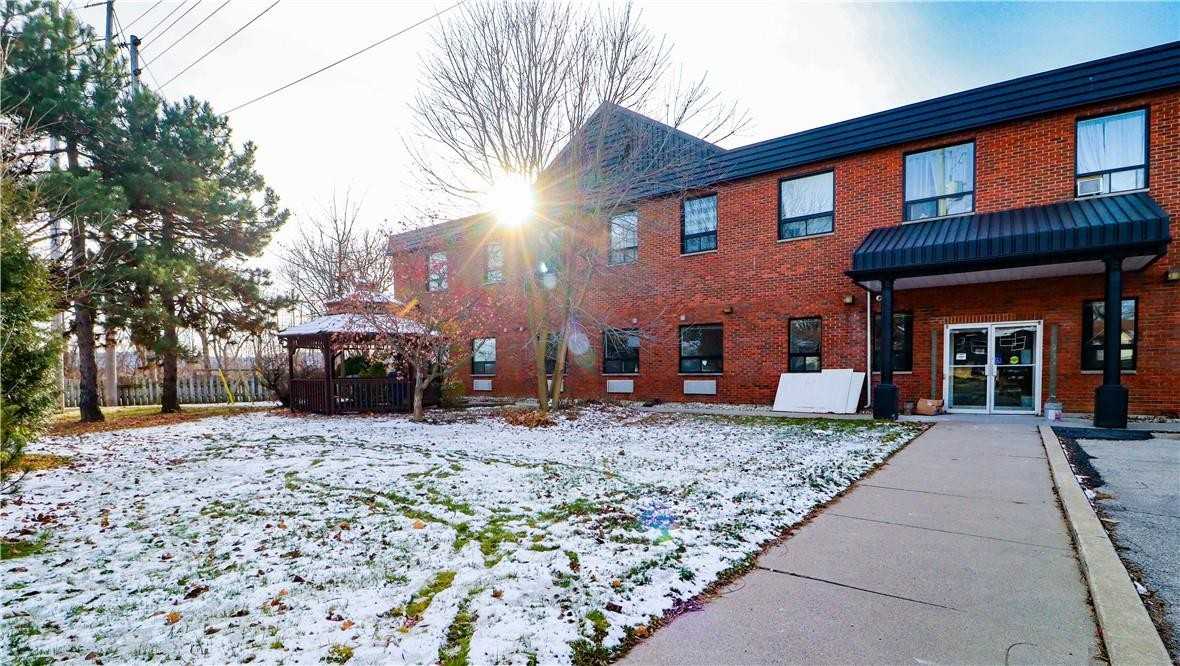 211 York Road, Dundas, Ontario Apartments 211 York Rd, Hamilton, ON