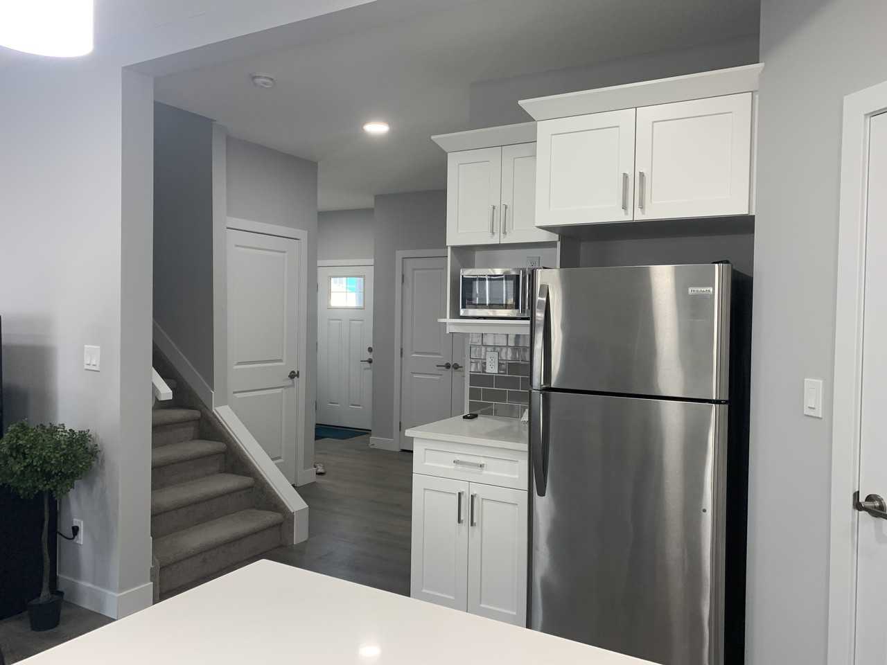 Bright & modern 3 bed 2.5 bath house*Double Attached Garage*Bonus