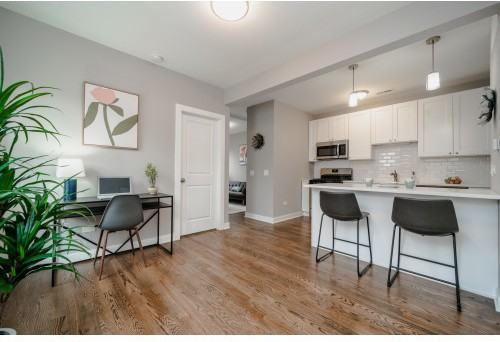 1838 W. 21st Place - Photo 3 of 22