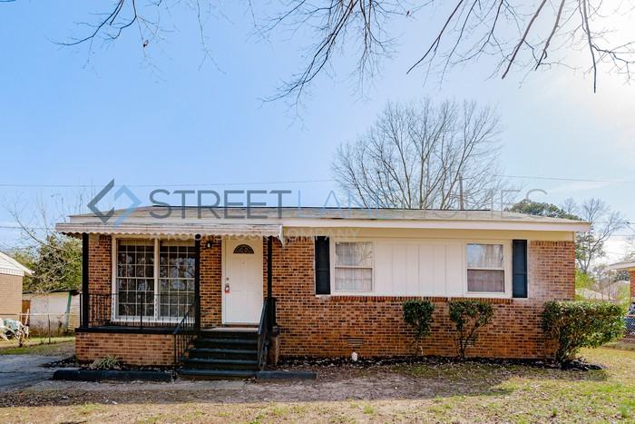 8 Lynwood Dr - Photo 3 of 16