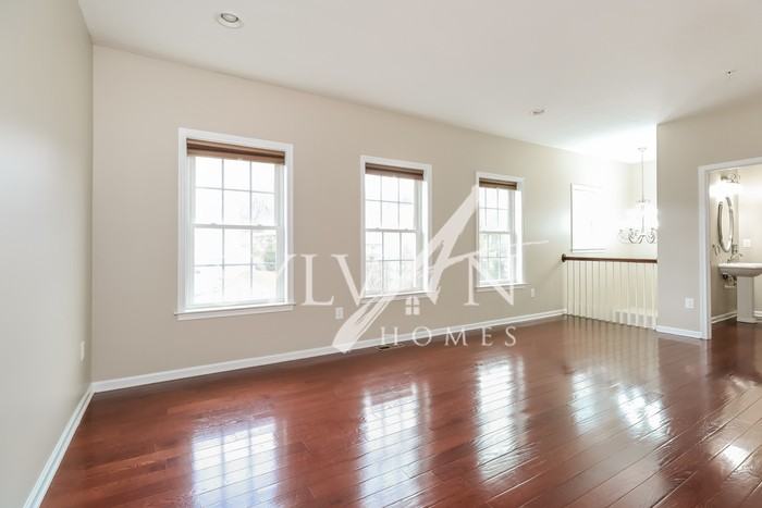 3126 Raintree Dr - Photo 2 of 15