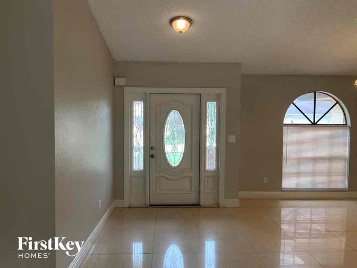 7417 Nw 49th Pl - Photo 2 of 20
