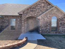 featured image of 394 Ne Simmons Cir #1