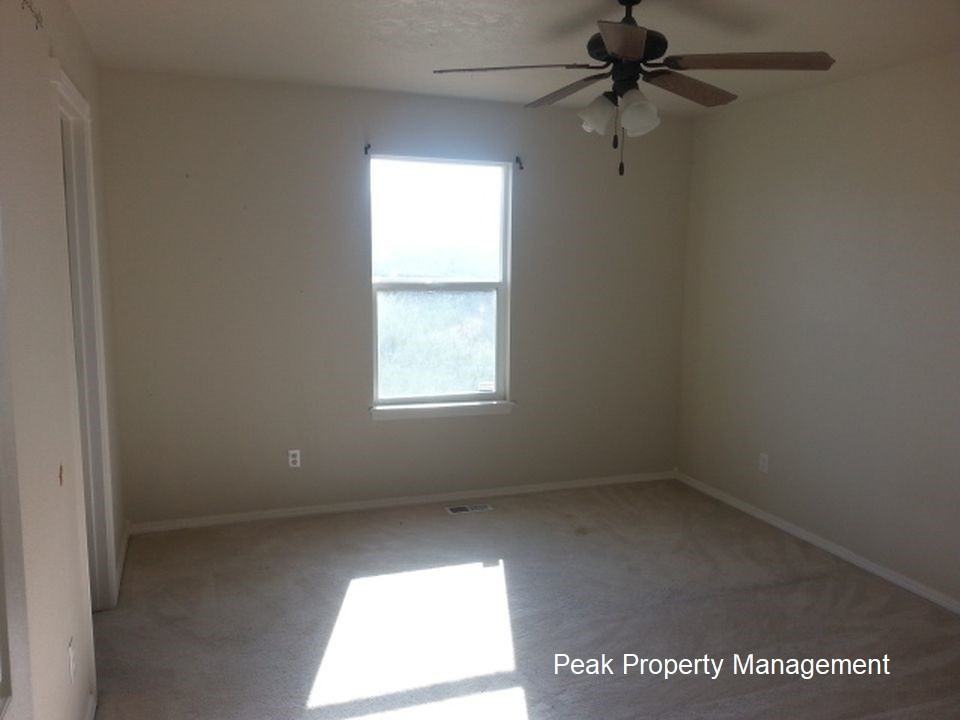 24468 Chestnut St #1 - Photo 6 of 7