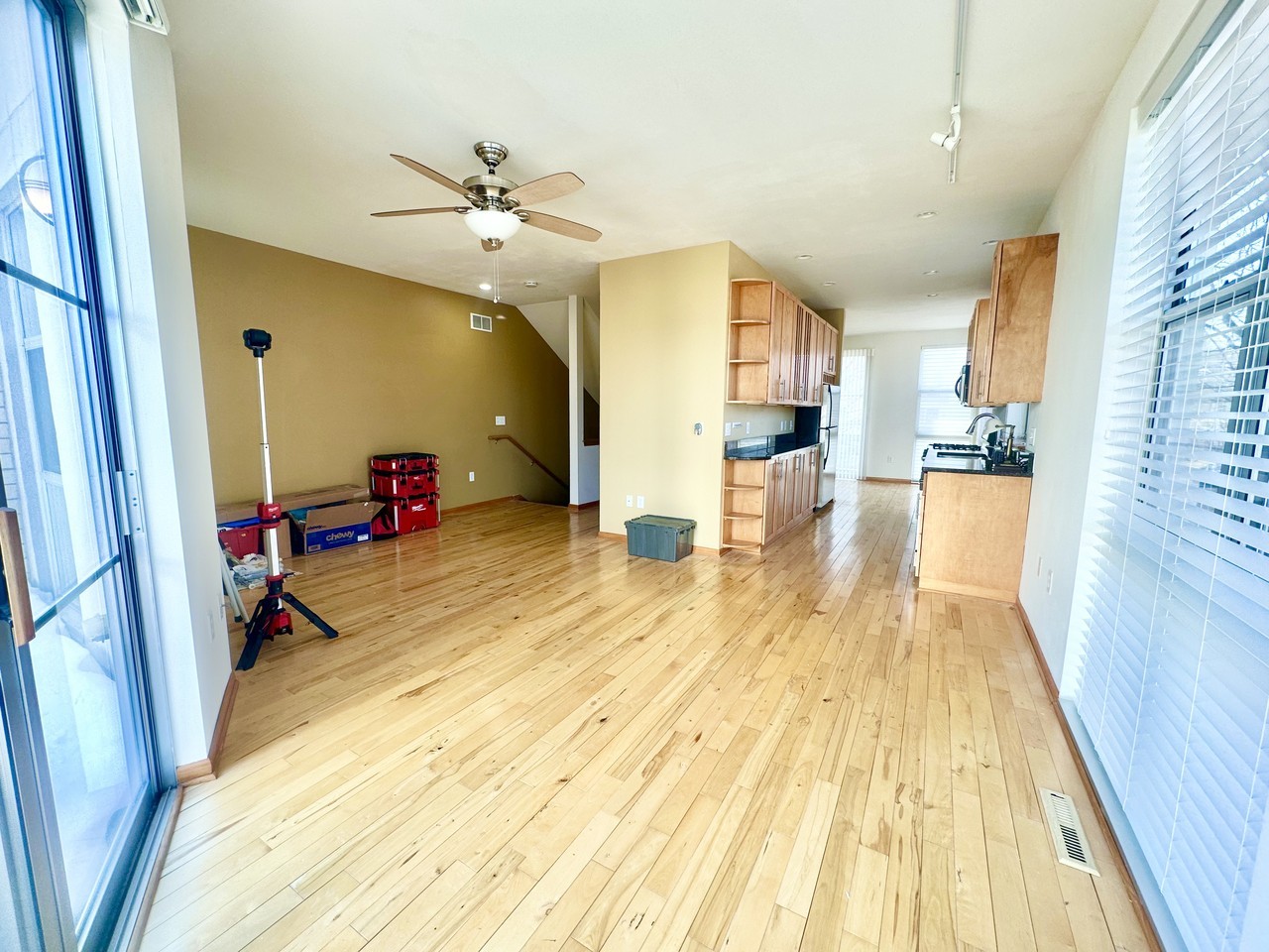 2102 North Commerce Street - Photo 2 of 33