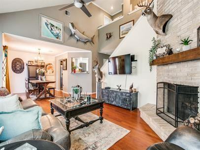13815 Stone Hollow Dr - Photo 3 of 10