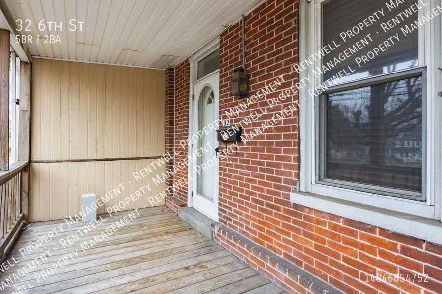 32 6th St - Photo 3 of 24