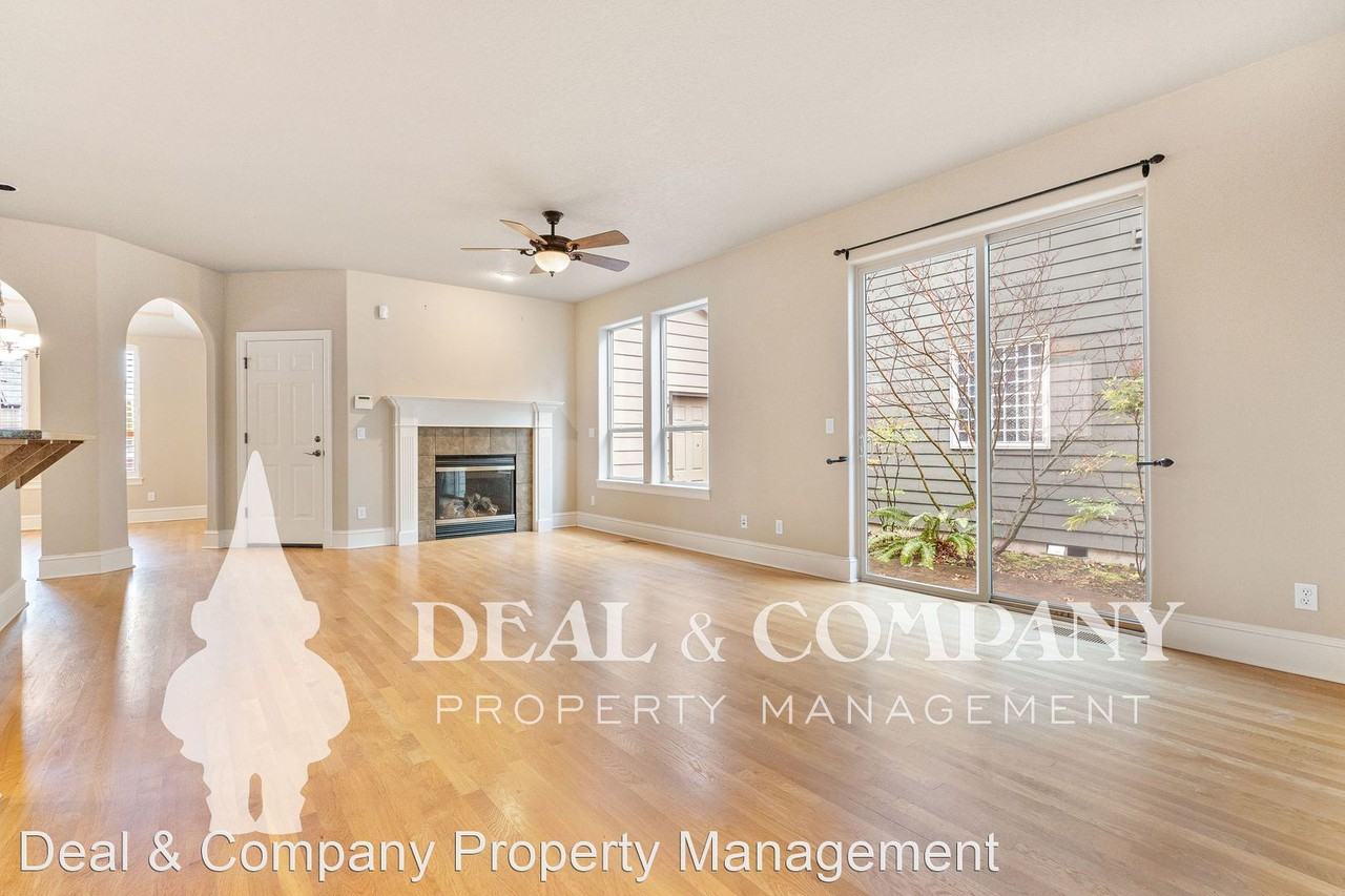 17363 Sw 136th Ave - Photo 3 of 19