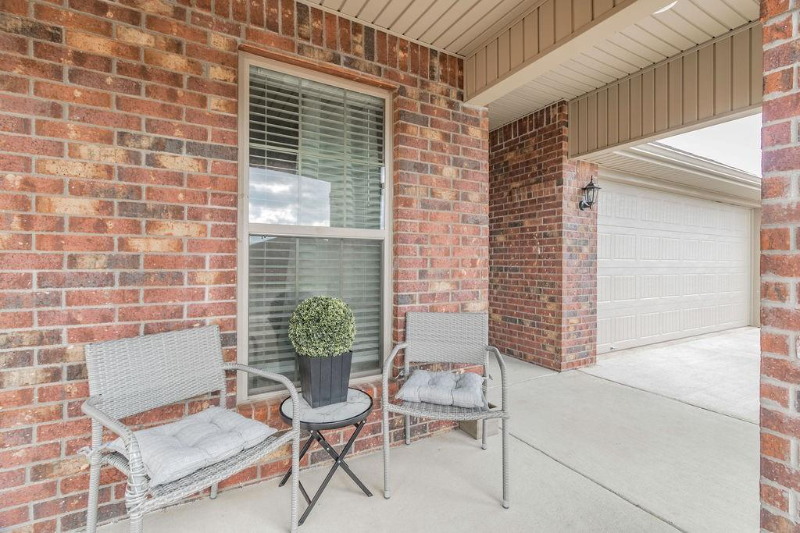 3660 Macintosh Way - Photo 3 of 34