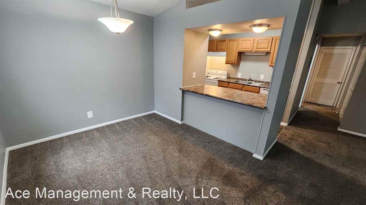 900 Candlewood Drive NW - Photo 2 of 9