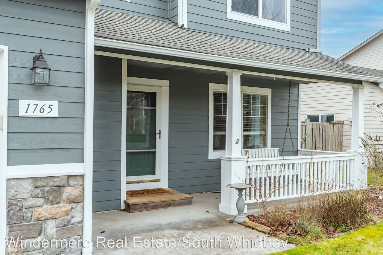 1765 Nw Almond Loop - Photo 2 of 40