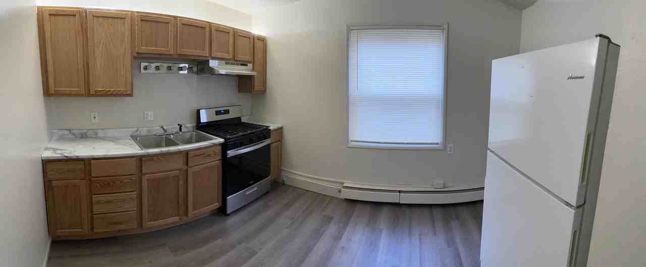 1313 1st Ave #2 - Photo 4 of 13