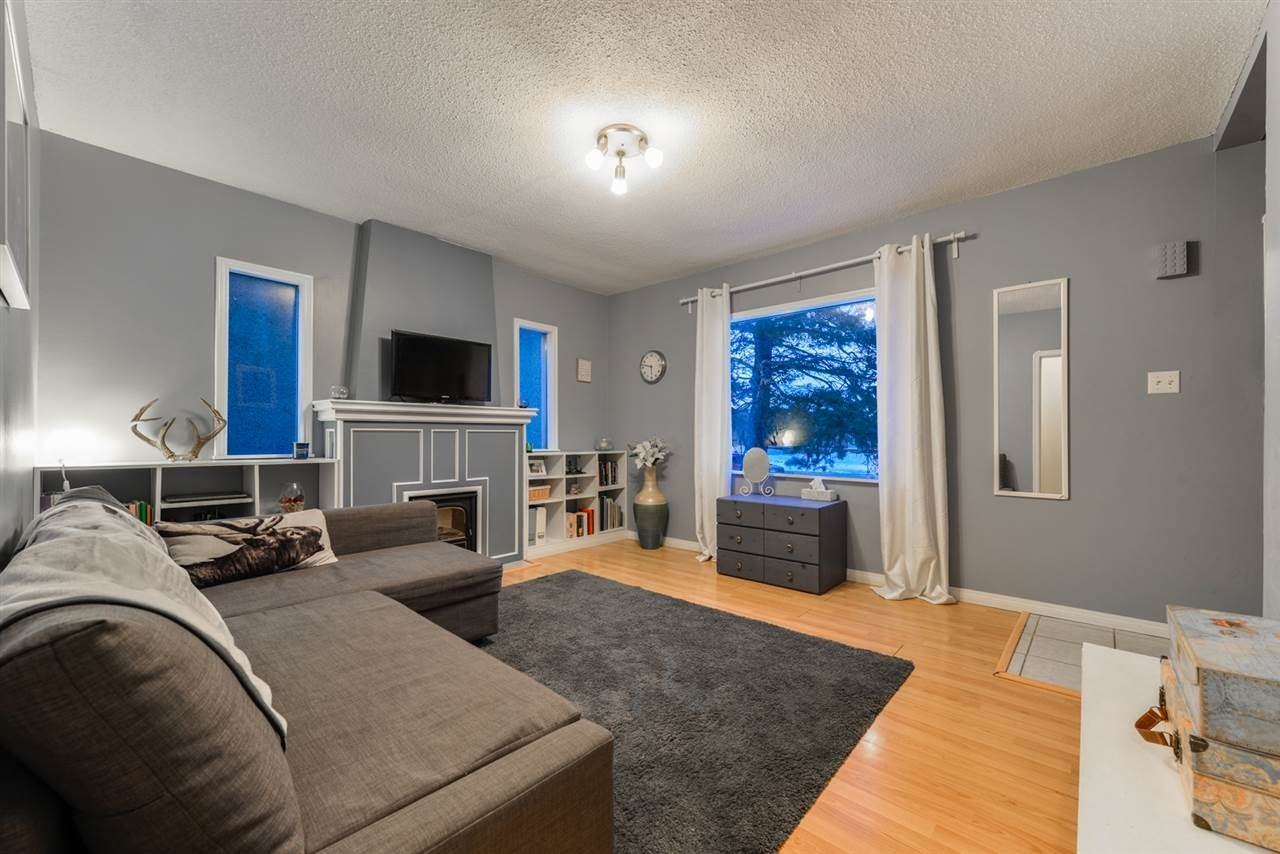 10509 76 Avenue Northwest - Photo 3 of 13