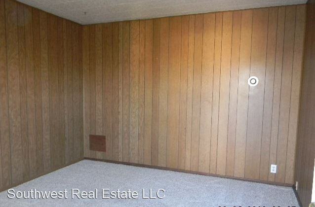 915 Lee St 1/2,1,2 - Photo 2 of 10