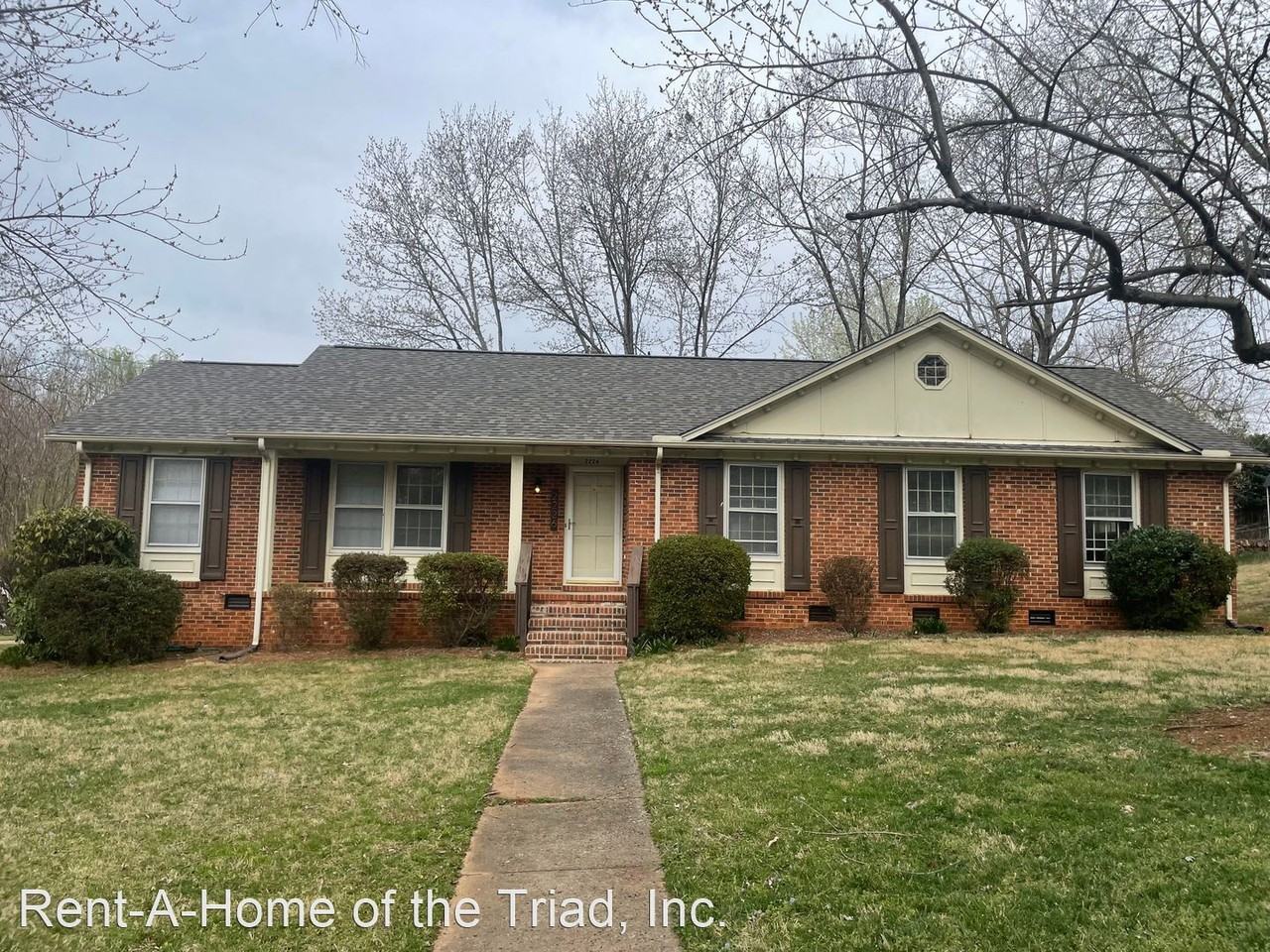 2226 Meloine Ln - Photo 3 of 25