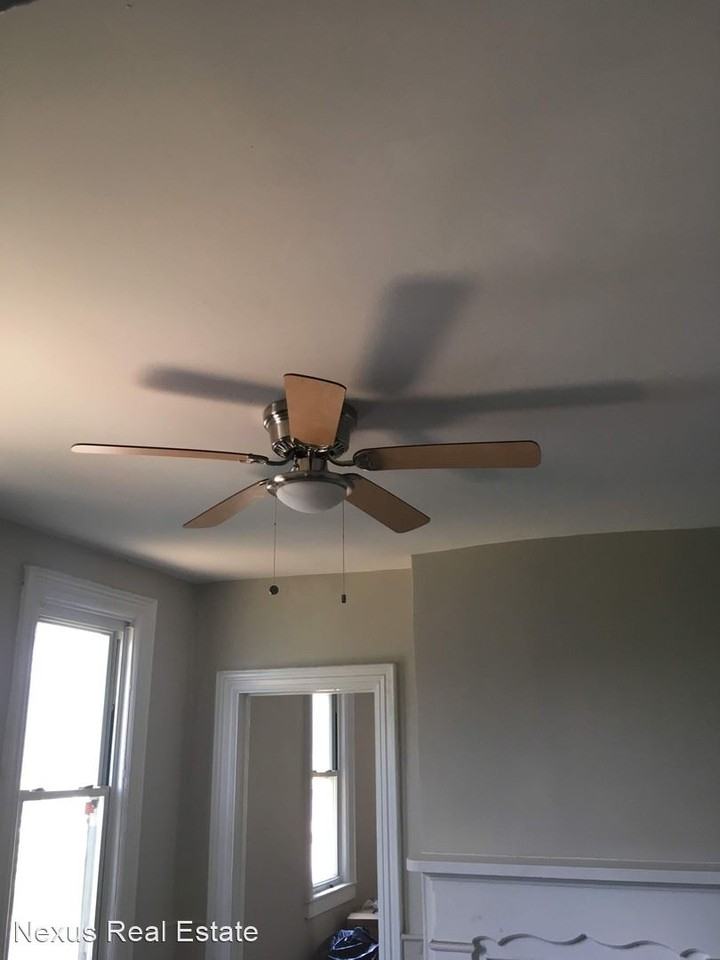 104 Lee St - Photo 2 of 8