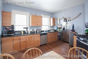 featured image of 3 Kinnaird St #3