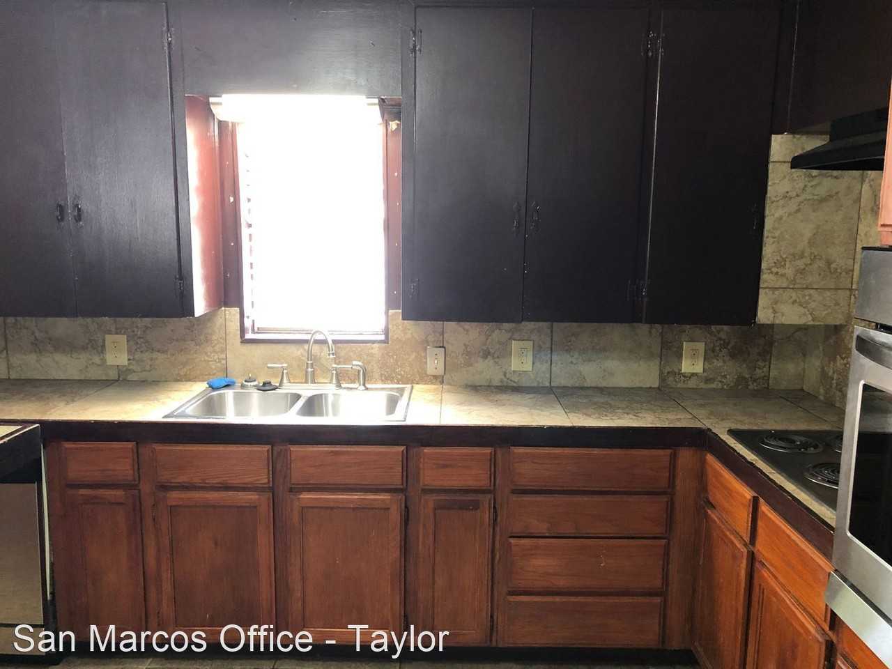 702 Chicago St - Photo 2 of 28