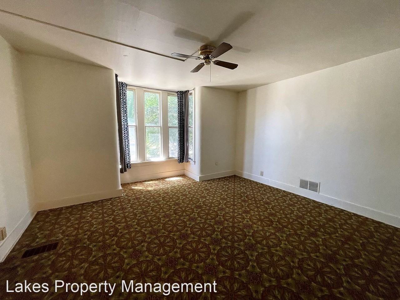 417-419.5 E. Washington St. Units 417, 417.5, 419.5 - Photo 3 of 5