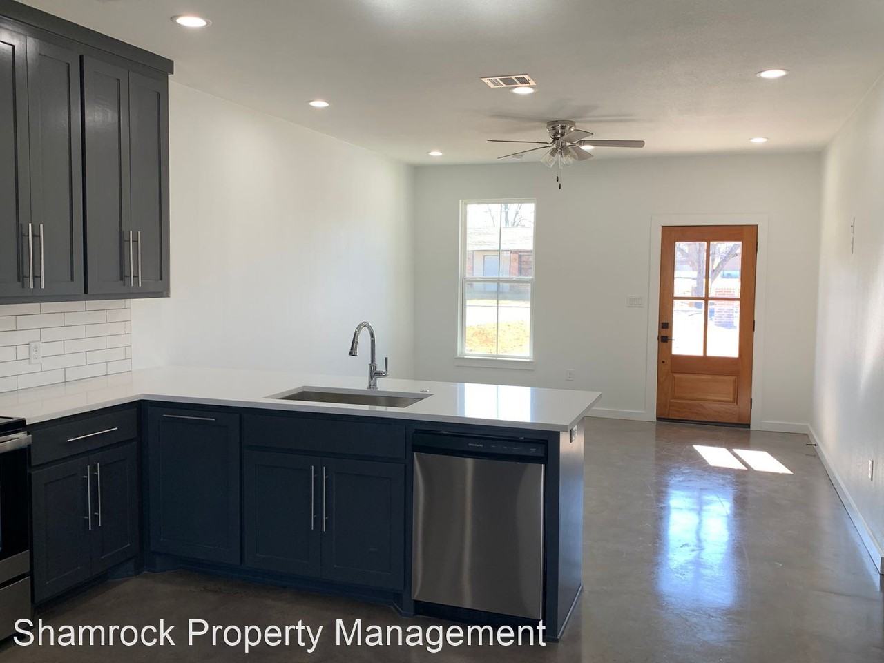 115 N Van Buren St - Photo 2 of 10