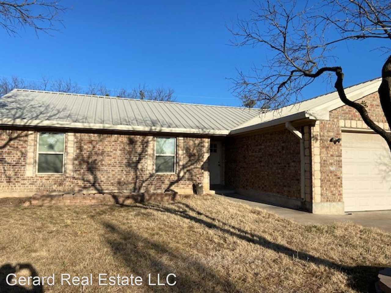 1332 Mesa Dr - Photo 2 of 17