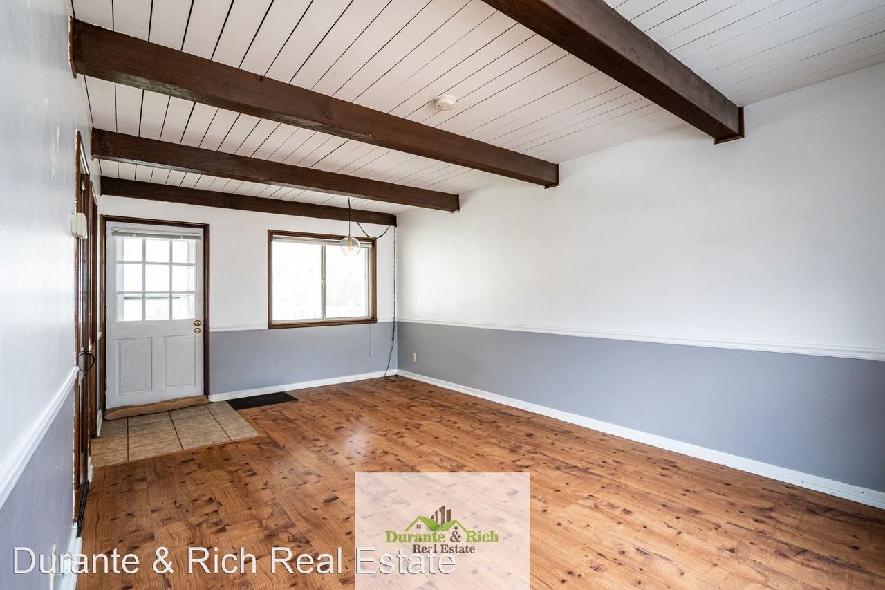 5604 Bramble Ct - Photo 3 of 24