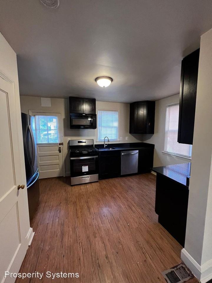 218 Maryland Ave - Photo 2 of 7
