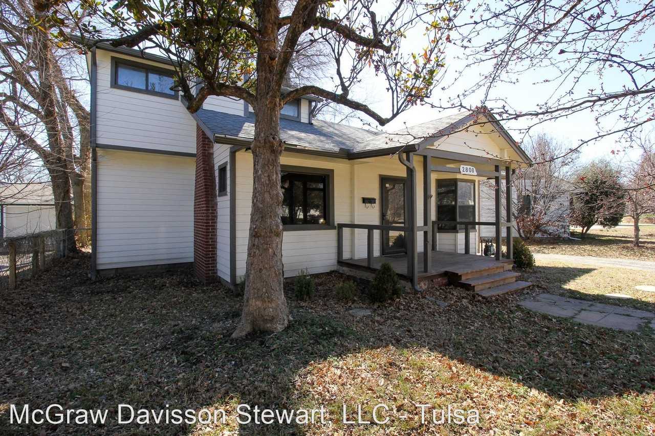 2808 E 1st St - Photo 2 of 20