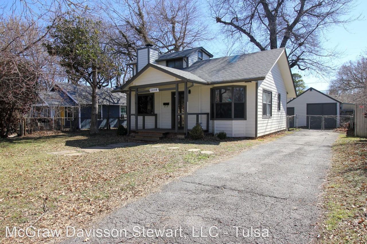2808 E 1st St - Photo 3 of 20
