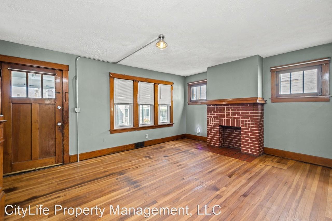 1911 Mcclure St - Photo 3 of 21